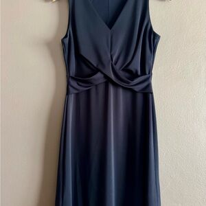 Ann Taylor Petite Twist-Front Sleeveless Dress – Navy Small